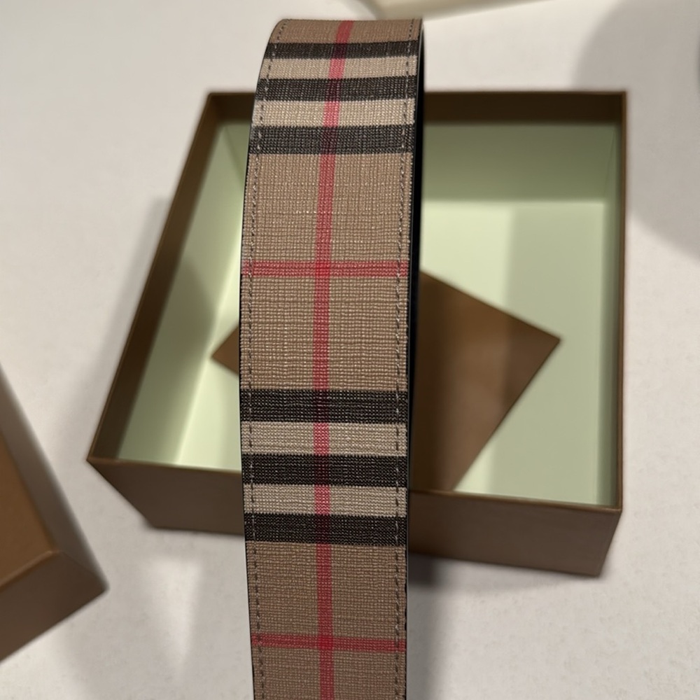 Burberry Men’s Reversible Belt 40/100 - Picture 5 of 9